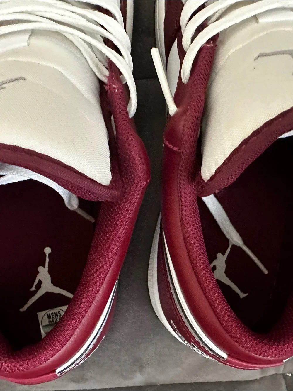 Air Jordan 1 Low - Cherrywood Red / Cement Grey